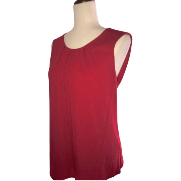 Roz & Ali Sleeveless Red Top Size Medium Pleated Front Round Neck - Picture 13 of 15